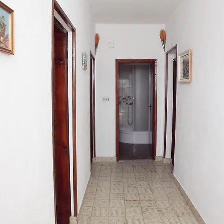 11029a דירה Vinišće